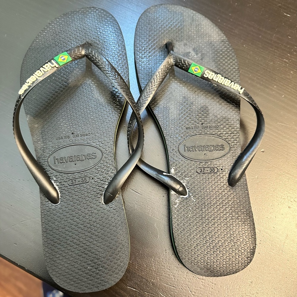Havianna from Brazil. Worn only on plane back to us.